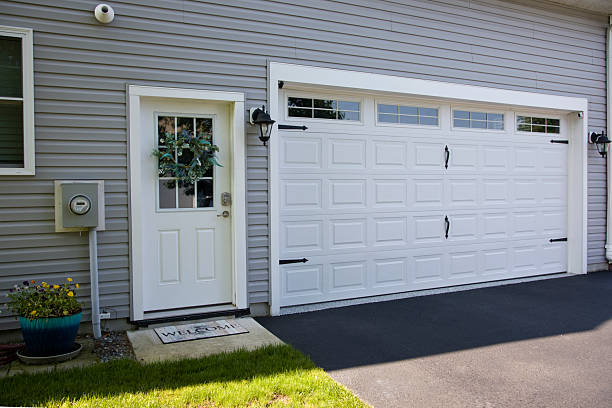 24/7 Emergency Garage Door Panel Replacement experts in Marvin, NC